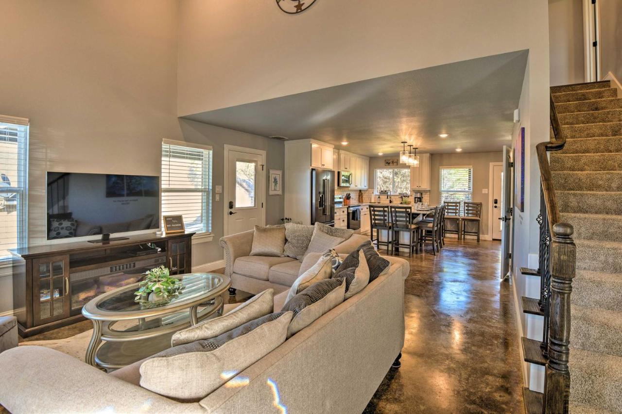 Granbury Home With Hot Tub And Furnished Patio! Luaran gambar