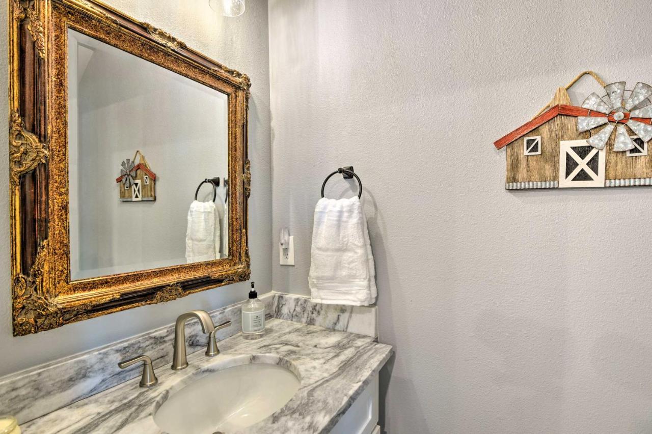 Granbury Home With Hot Tub And Furnished Patio! Luaran gambar