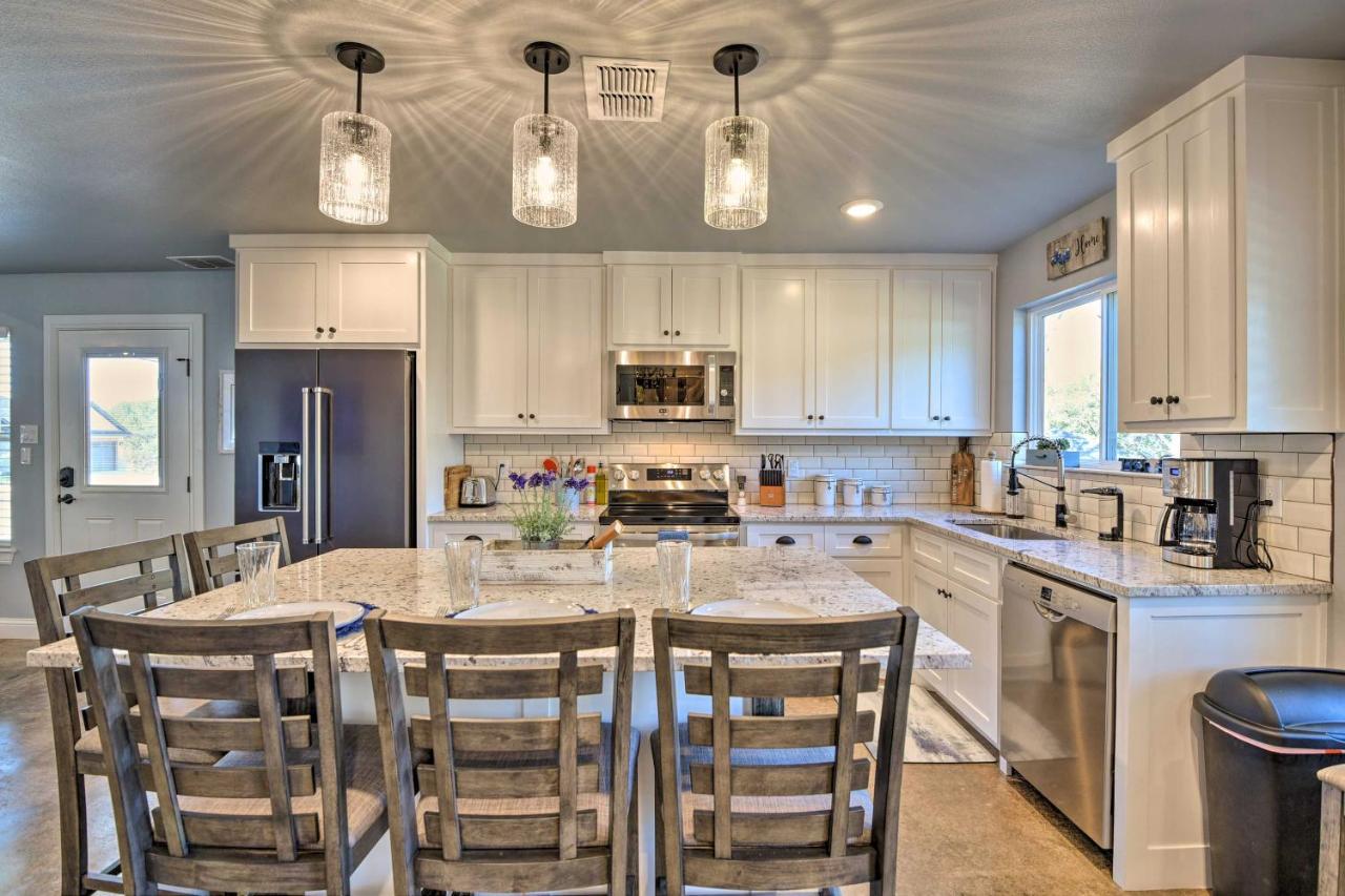 Granbury Home With Hot Tub And Furnished Patio! Luaran gambar