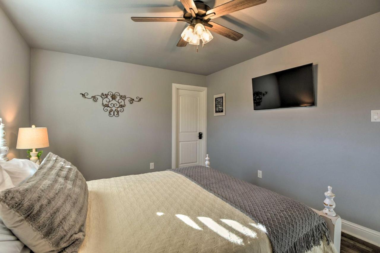 Granbury Home With Hot Tub And Furnished Patio! Luaran gambar