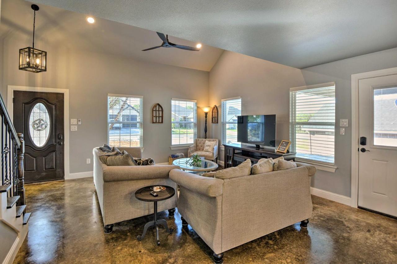 Granbury Home With Hot Tub And Furnished Patio! Luaran gambar