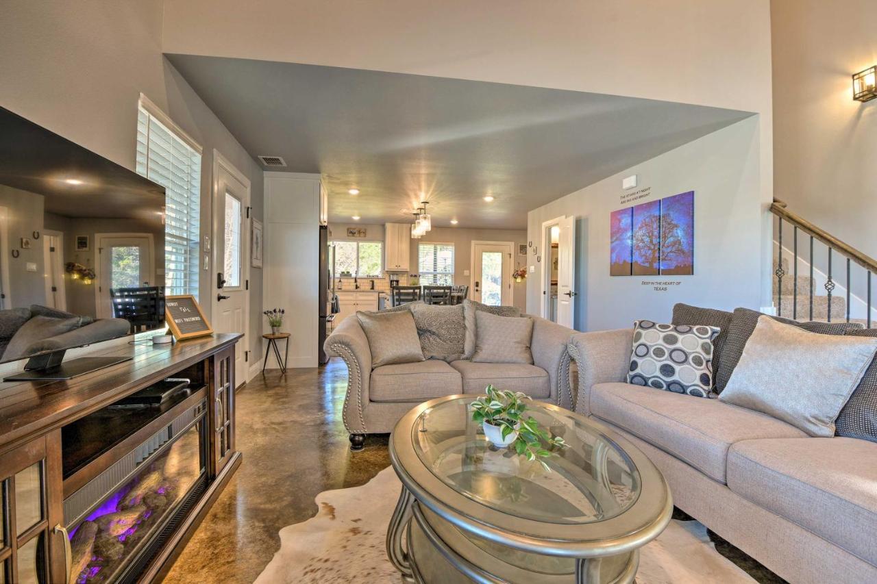 Granbury Home With Hot Tub And Furnished Patio! Luaran gambar