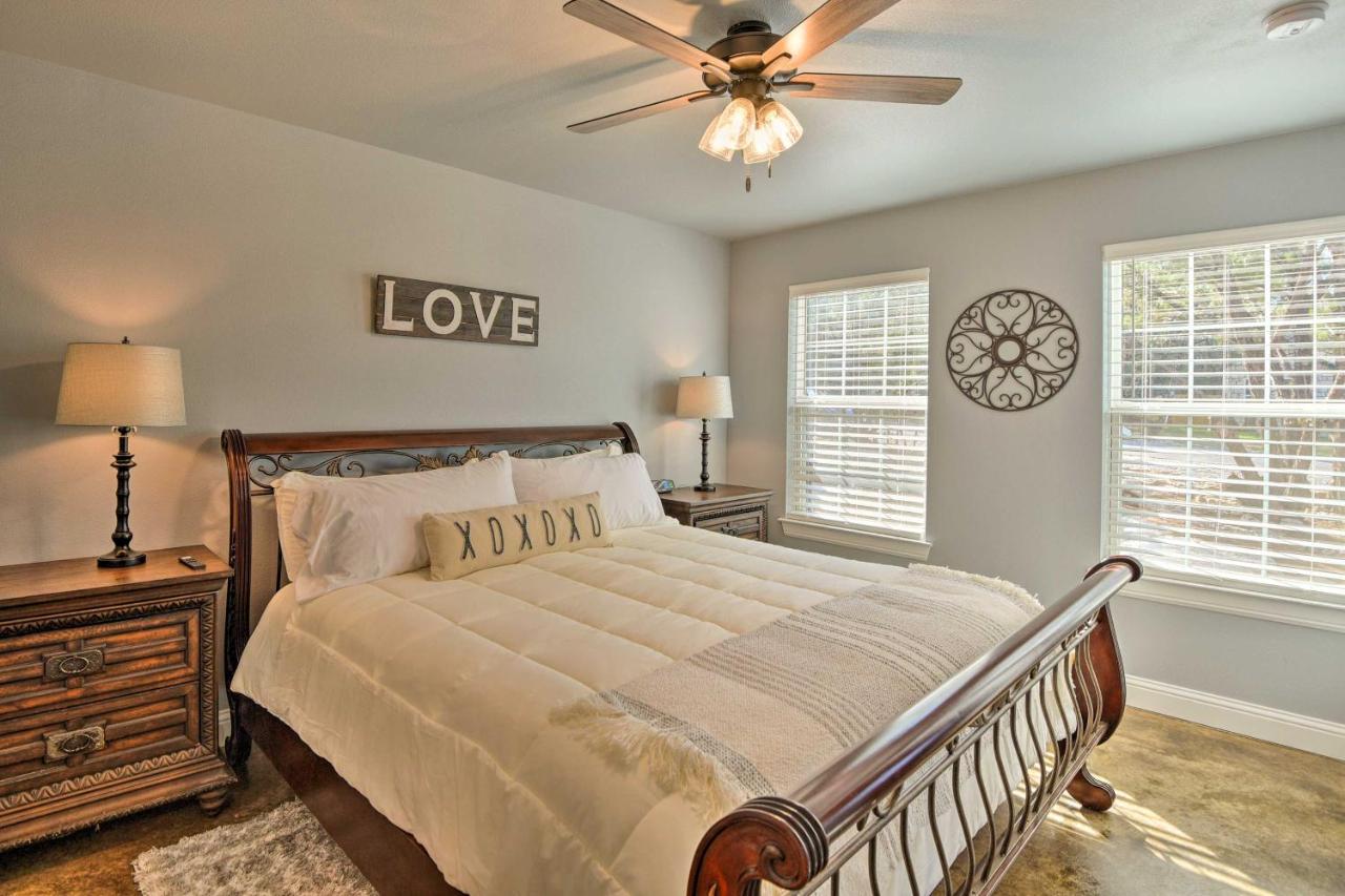 Granbury Home With Hot Tub And Furnished Patio! Luaran gambar