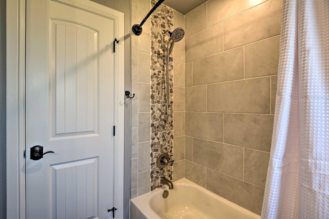 Granbury Home With Hot Tub And Furnished Patio! Luaran gambar