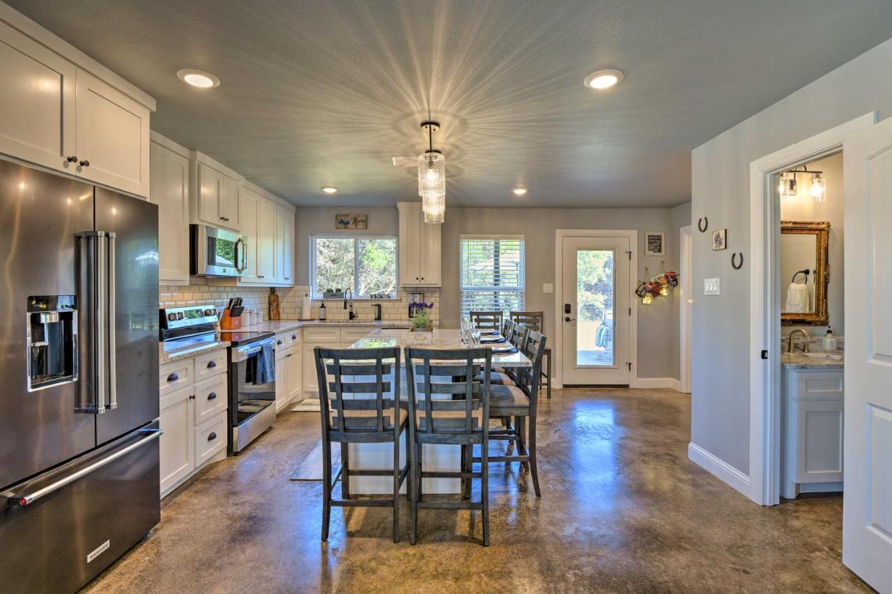 Granbury Home With Hot Tub And Furnished Patio! Luaran gambar