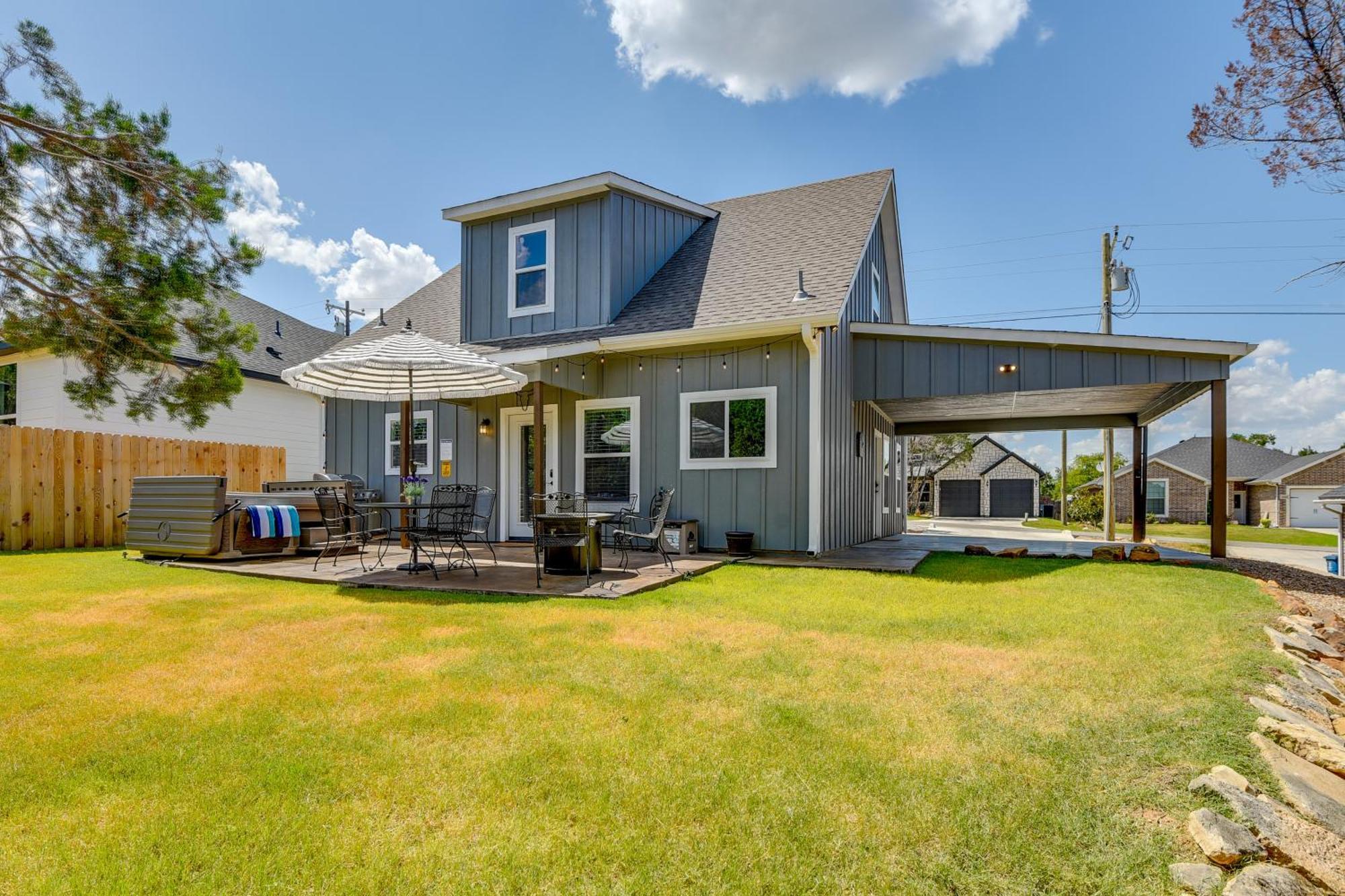 Granbury Home With Hot Tub And Furnished Patio! Luaran gambar