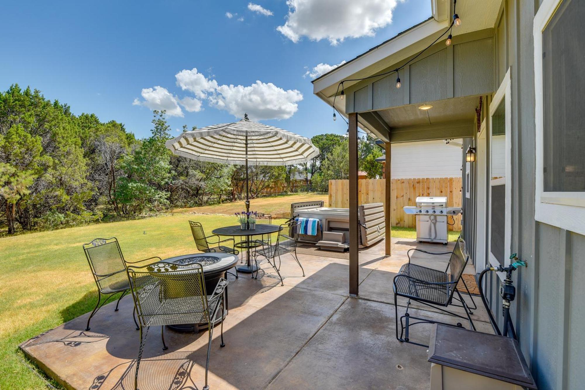Granbury Home With Hot Tub And Furnished Patio! Luaran gambar