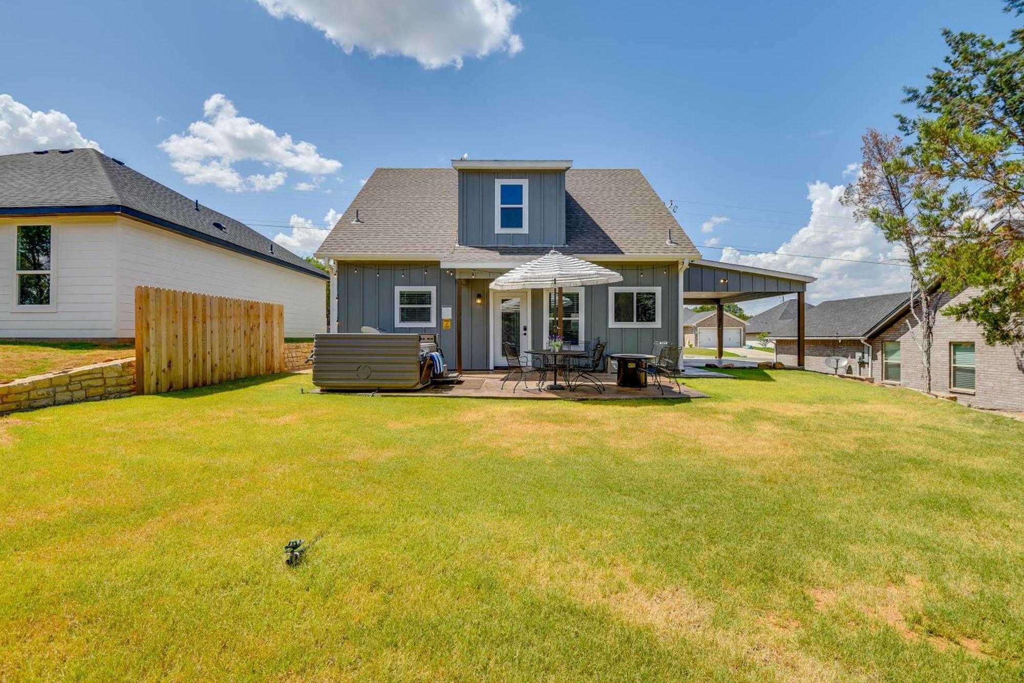 Granbury Home With Hot Tub And Furnished Patio! Luaran gambar