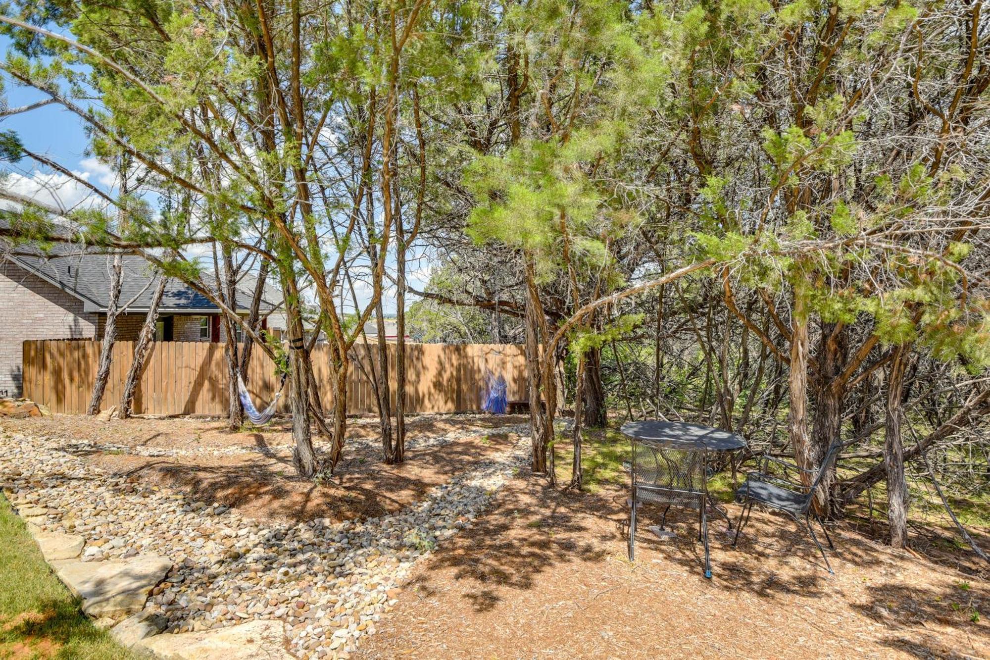 Granbury Home With Hot Tub And Furnished Patio! Luaran gambar