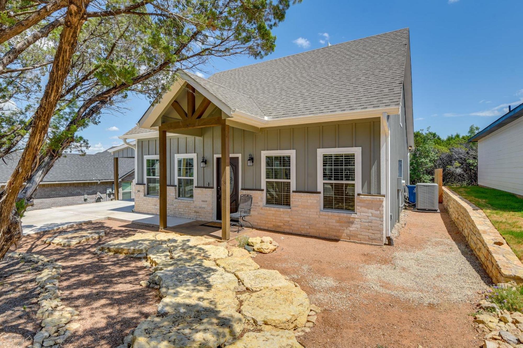 Granbury Home With Hot Tub And Furnished Patio! Luaran gambar